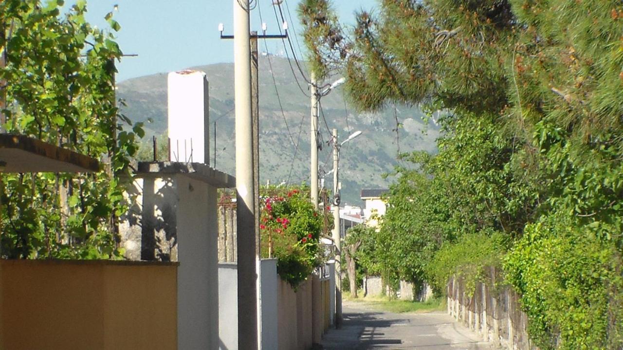 Shkoder Hotel Temali Bagian luar foto