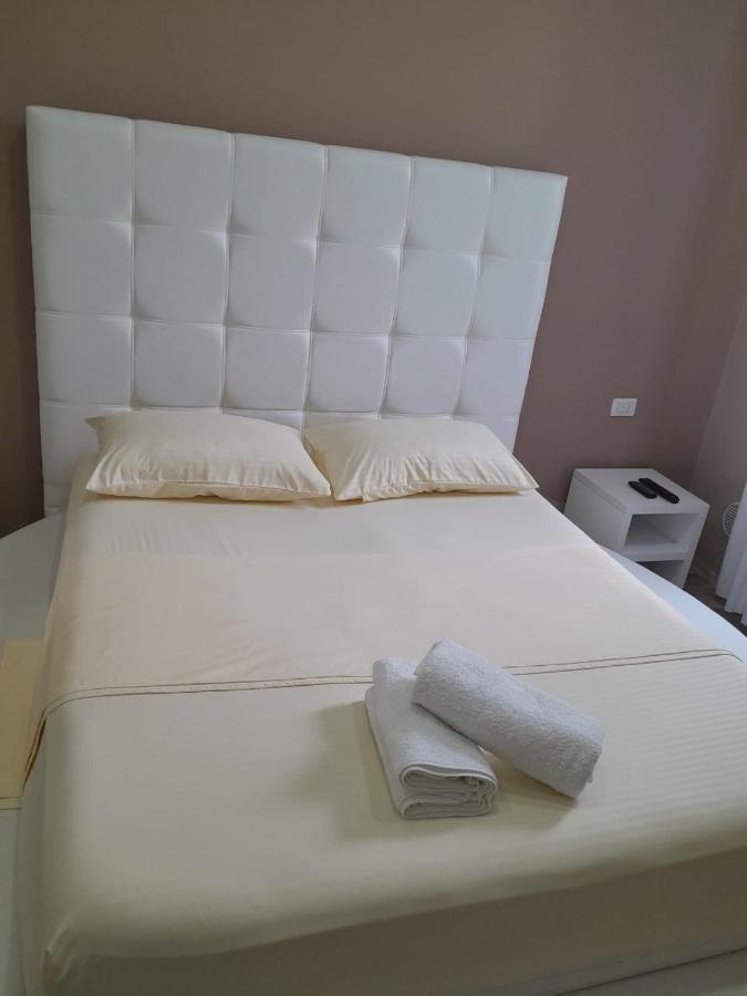 Shkoder Hotel Temali Bagian luar foto